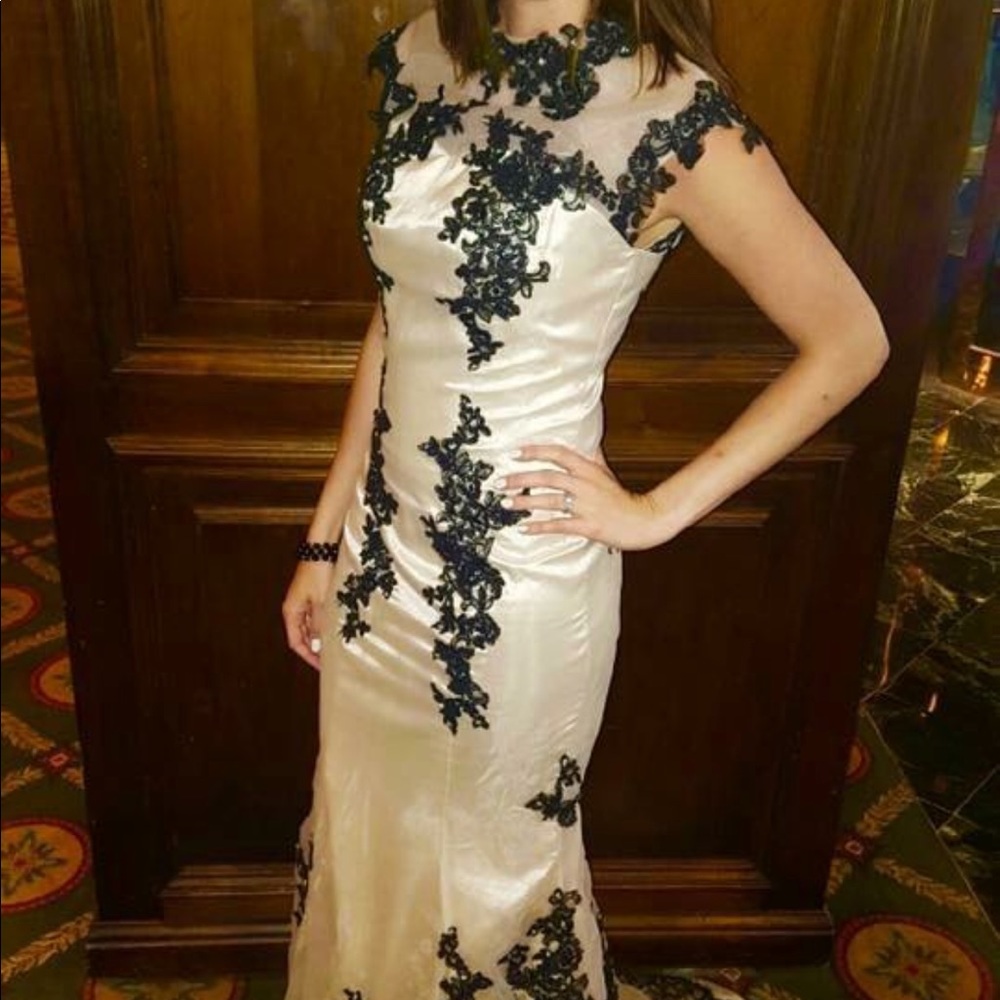 Stunning white black appliqué Gown